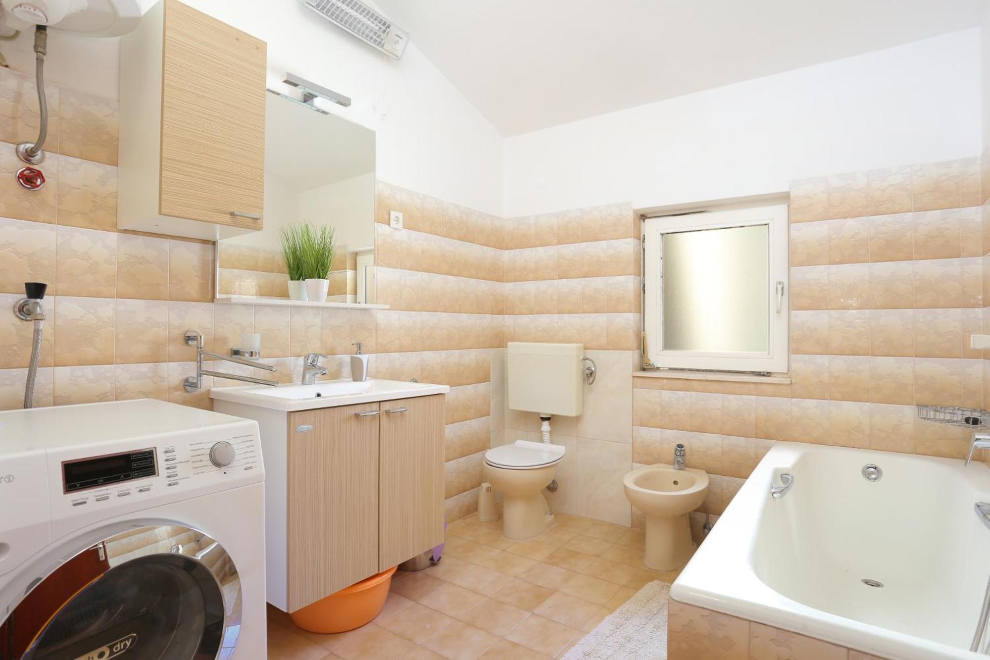 Apartment By The Sea Duce, Omis - 946 Duce