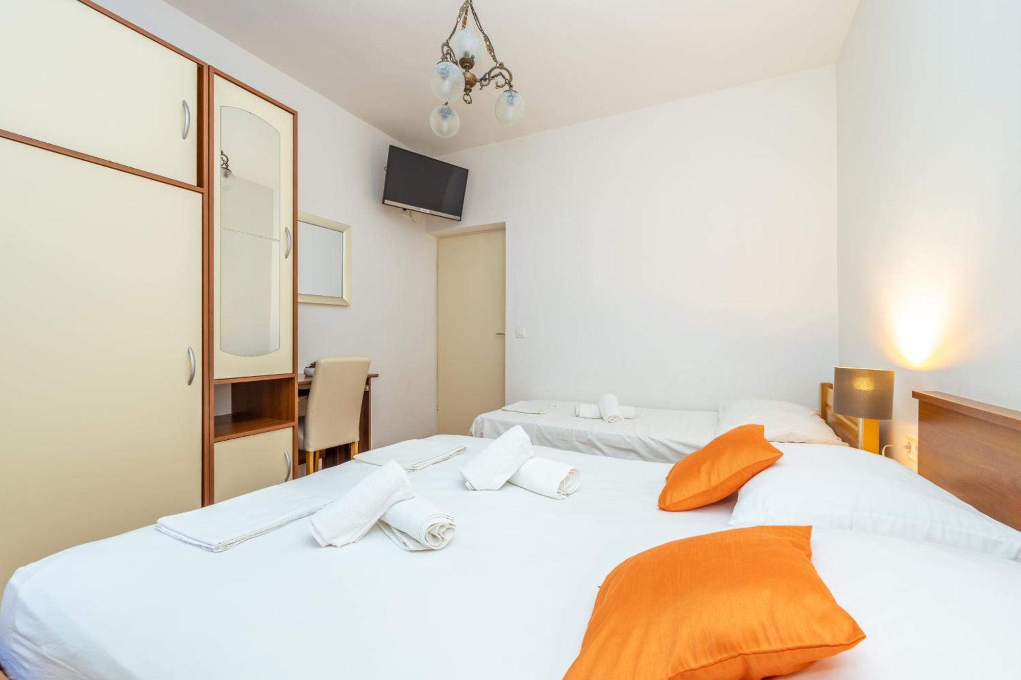 Apartment By The Sea Duce, Omis - 946 Duce