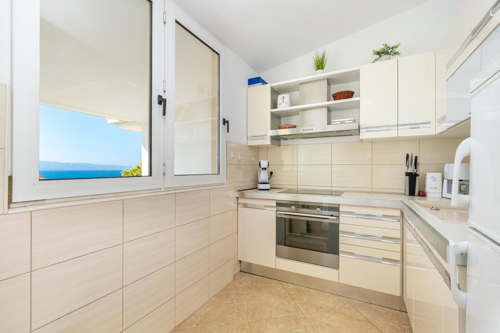 Apartment By The Sea Duce, Omis - 946 Duće